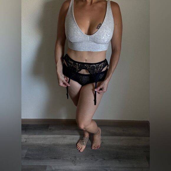 Leg Avenue Accessories - Leg Avenue Lace Garter Belt Black Floral Adjustable One Size